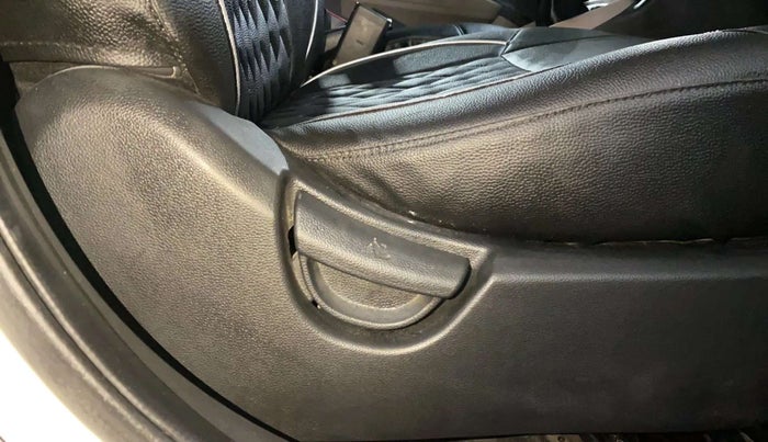 2014 Hyundai Grand i10 SPORTZ 1.2 KAPPA VTVT, Petrol, Manual, 90,576 km, Driver Side Adjustment Panel