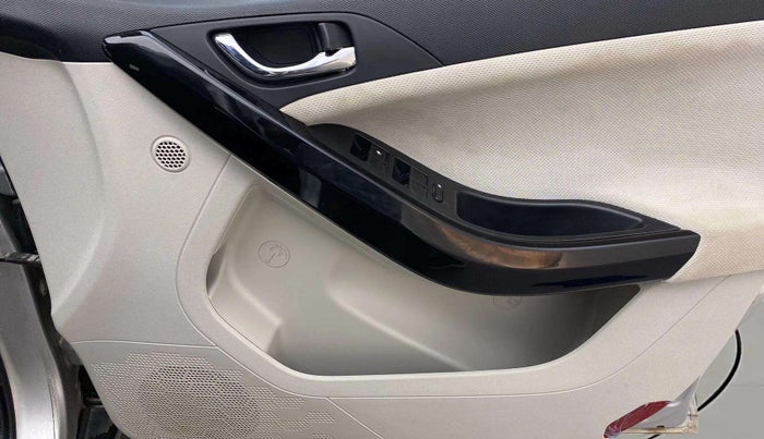 2021 Tata NEXON XZ PETROL, Petrol, Manual, 39,247 km, Driver Side Door Panels Control