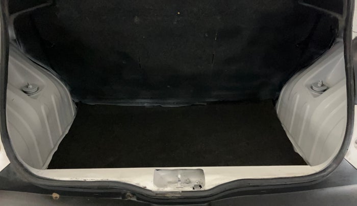 2017 Renault Kwid RXL, Petrol, Manual, 75,738 km, Boot Inside