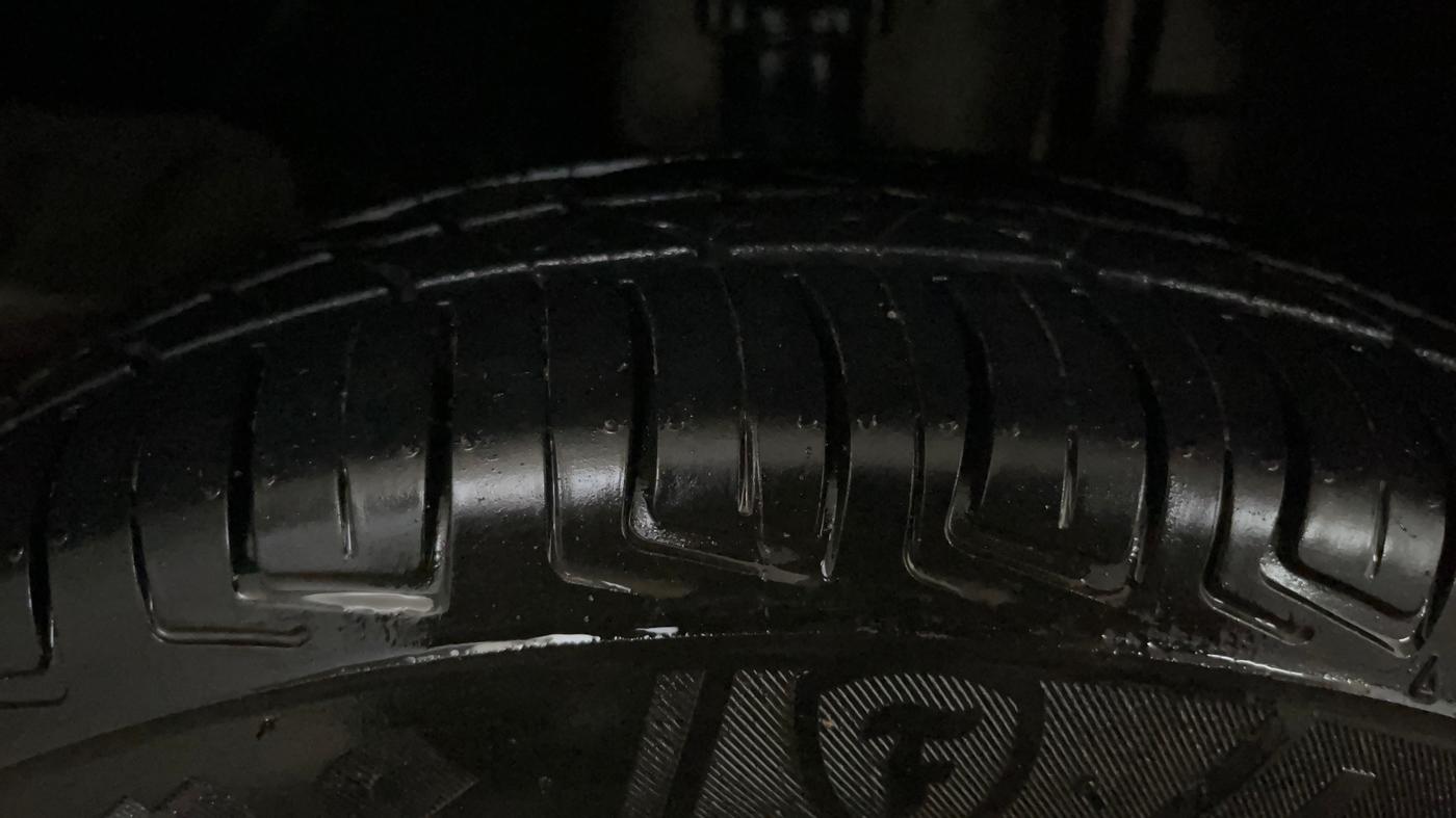 2017 Renault Kwid RXL, Petrol, Manual, 75,750 km, Right Front Tyre Tread