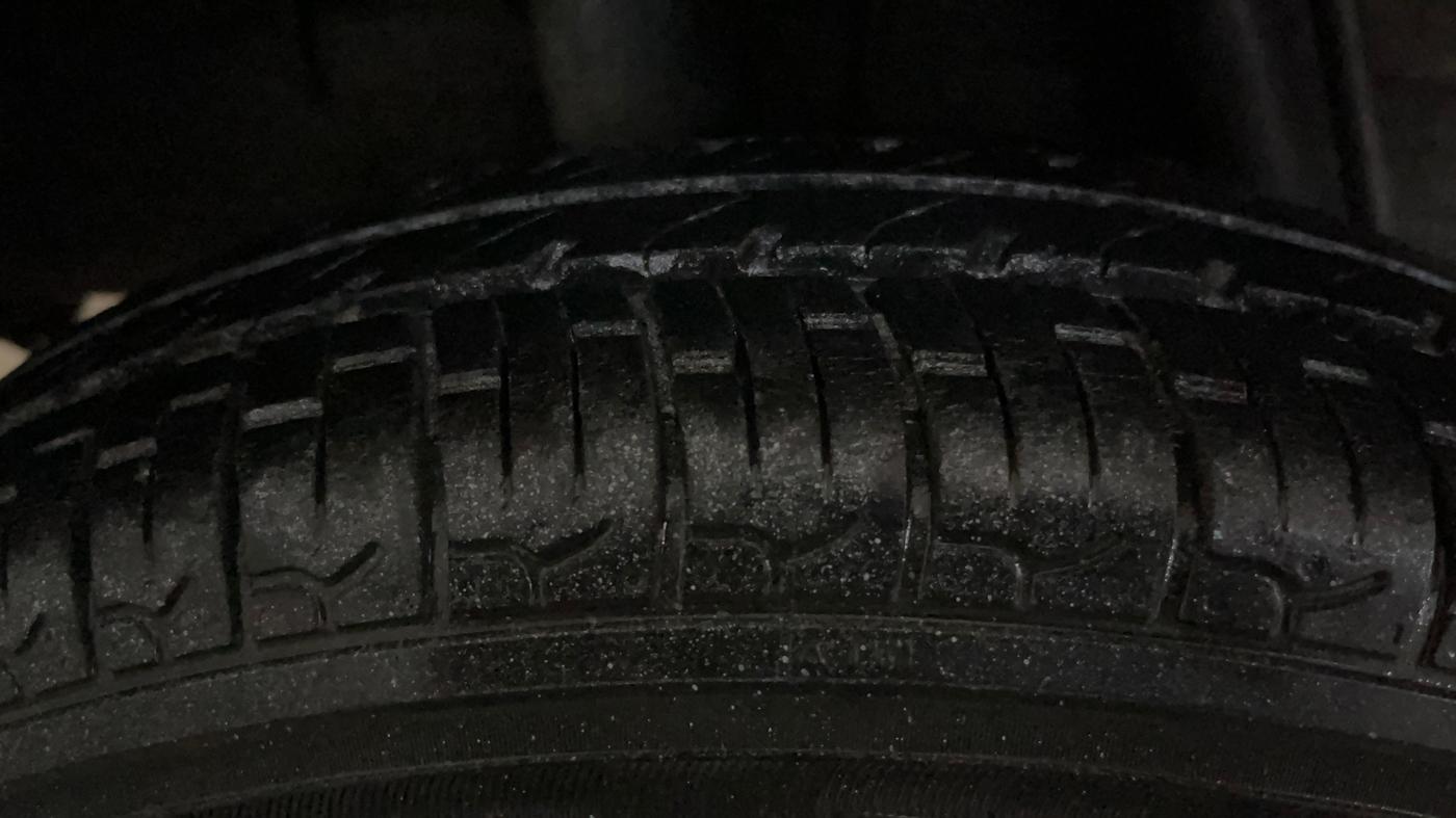 2017 Renault Kwid RXL, Petrol, Manual, 75,750 km, Right Rear Tyre Tread