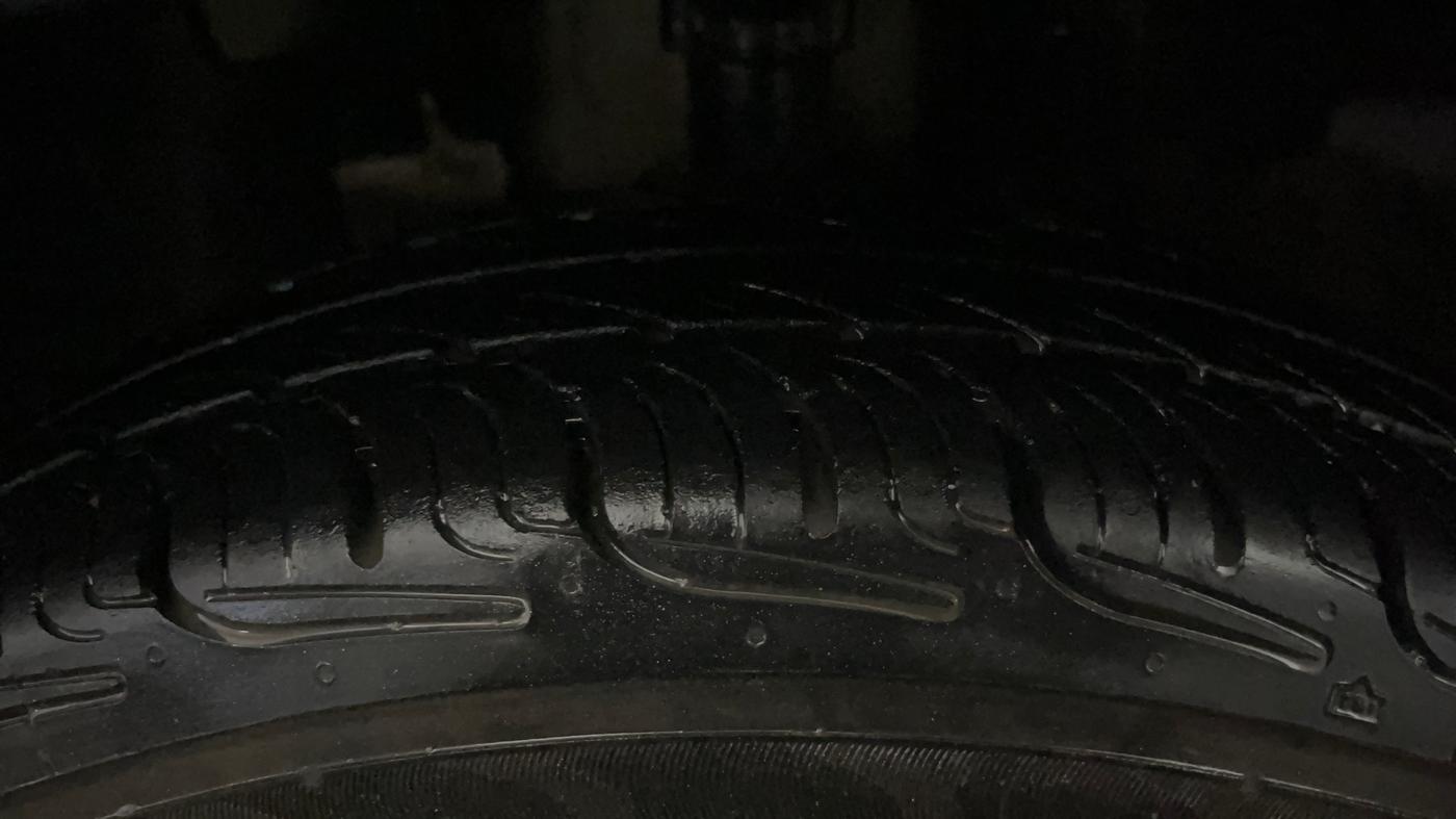 2017 Renault Kwid RXL, Petrol, Manual, 75,750 km, Left Front Tyre Tread