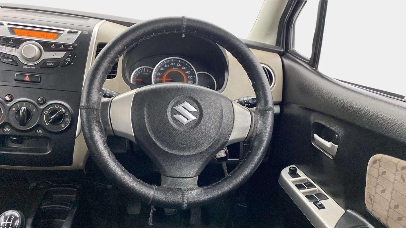 2016 Maruti Wagon R 1.0 VXI, Petrol, Manual, 55,161 km, Steering Wheel Close Up