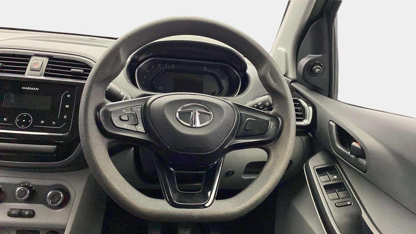 2022 Tata Tiago XT PETROL, Petrol, Manual, 30,302 km, Steering Wheel Close Up