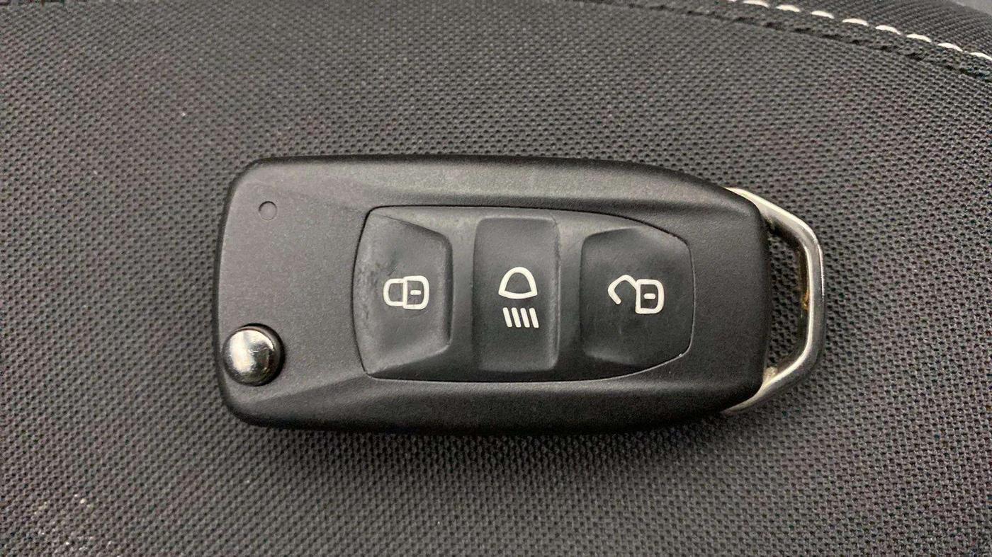 2022 Tata Tiago XT PETROL, Petrol, Manual, 30,302 km, Key Close Up