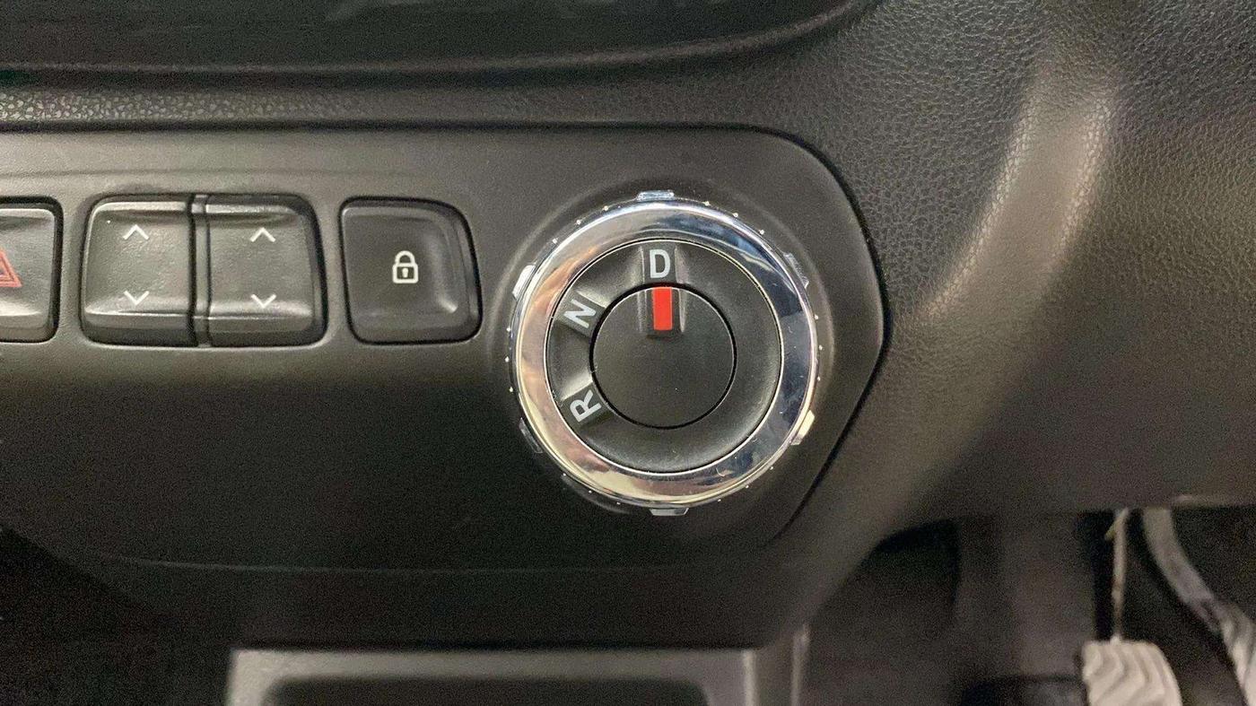 2018 Renault Kwid RXT 1.0 AMT (O), Petrol, Automatic, 30,389 km, Gear Lever
