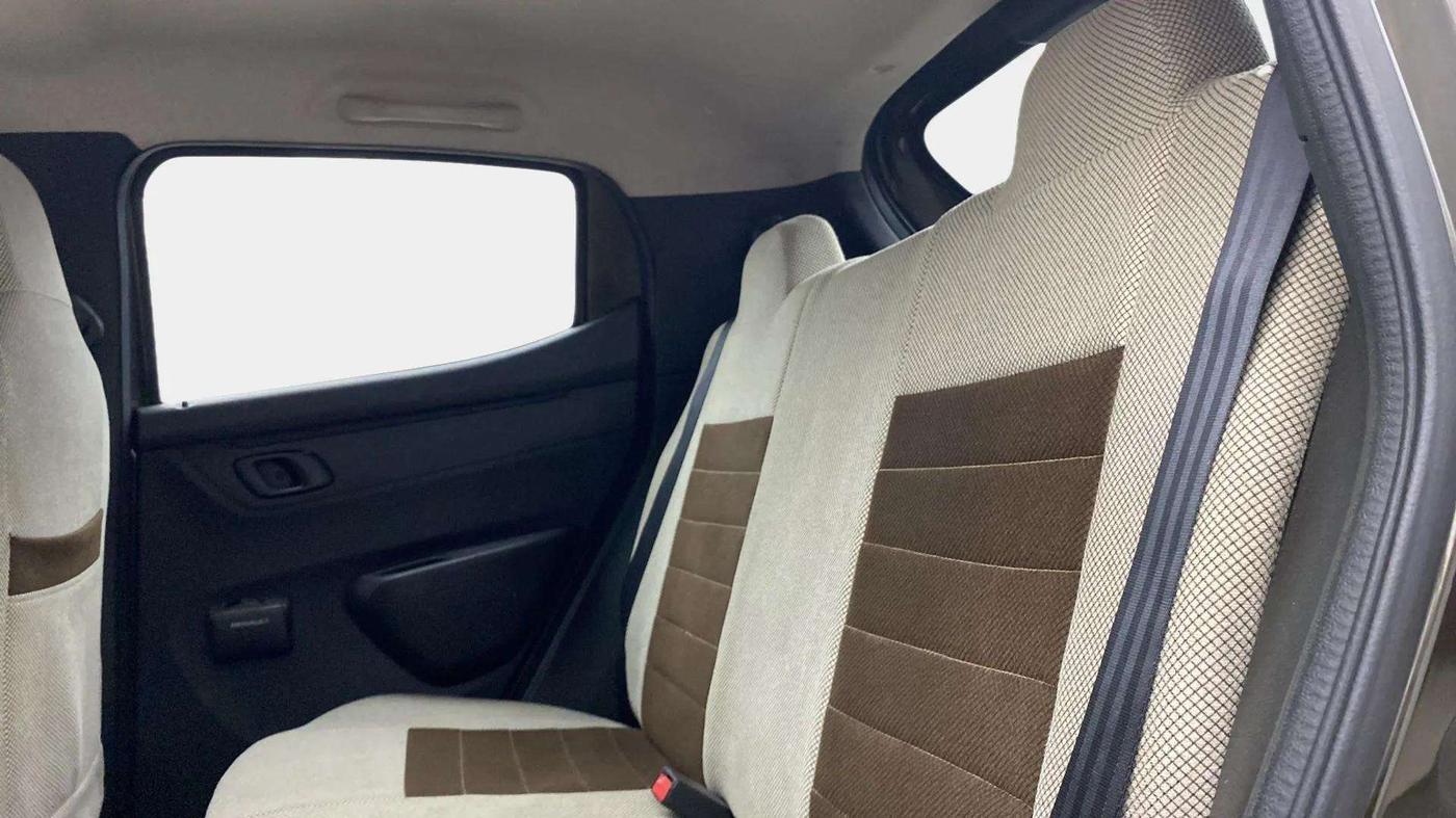 2018 Renault Kwid RXT 1.0 AMT (O), Petrol, Automatic, 30,389 km, Right Side Rear Door Cabin