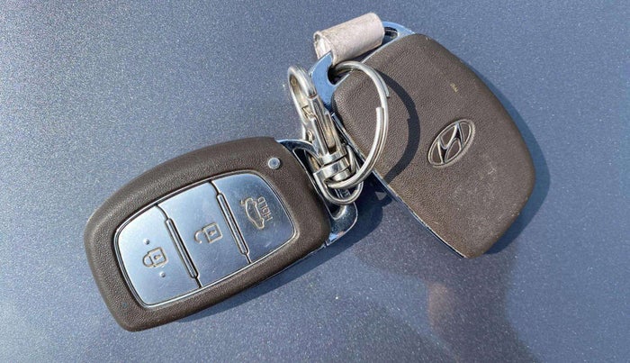 2018 Hyundai Xcent SX 1.2 (O), Petrol, Manual, 38,704 km, Key Close Up