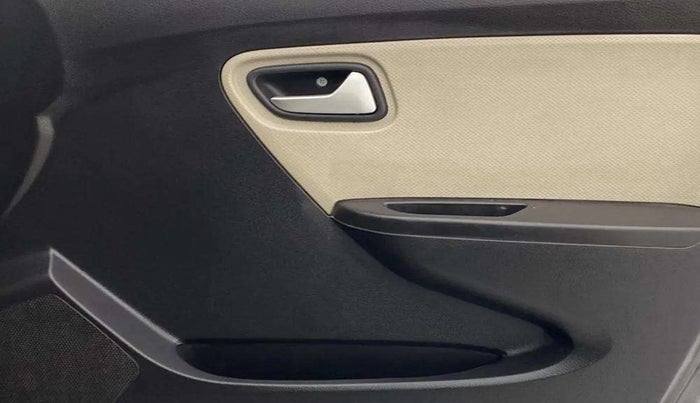 2019 Maruti Alto VXI, Petrol, Manual, 21,452 km, Driver Side Door Panels Control