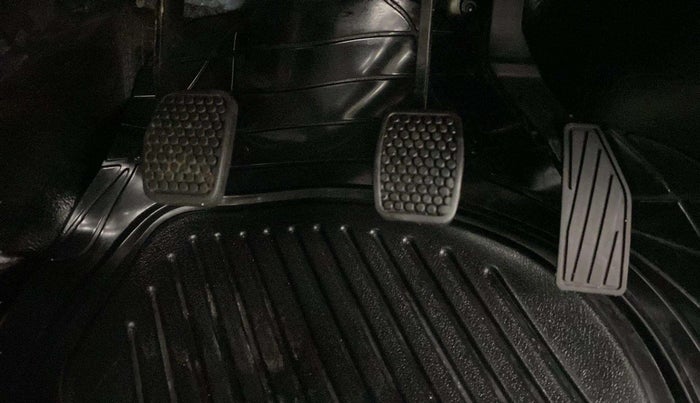 2019 Maruti Alto VXI, Petrol, Manual, 21,452 km, Pedals