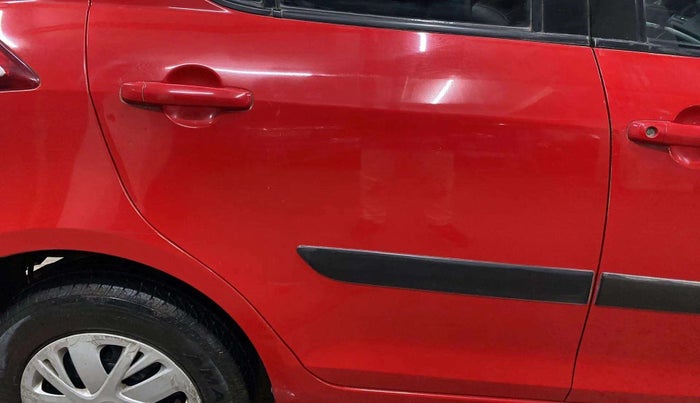2015 Maruti Swift VXI, Petrol, Manual, 29,728 km, Right rear door - Minor scratches