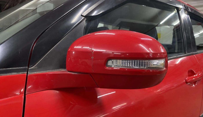 2015 Maruti Swift VXI, Petrol, Manual, 29,728 km, Left rear-view mirror - Cover has minor damage