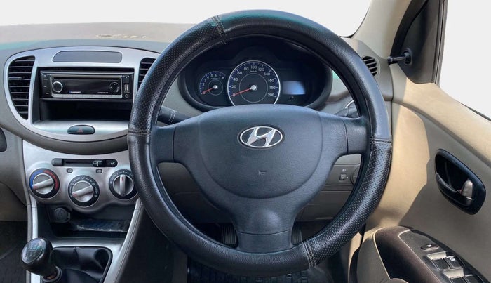 2014 Hyundai i10 MAGNA 1.1, Petrol, Manual, 50,461 km, Steering Wheel Close Up