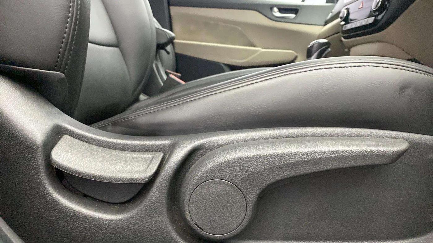 2020 Hyundai Verna SX 1.5 VTVT IVT, Petrol, Automatic, 74,438 km, Driver Side Adjustment Panel