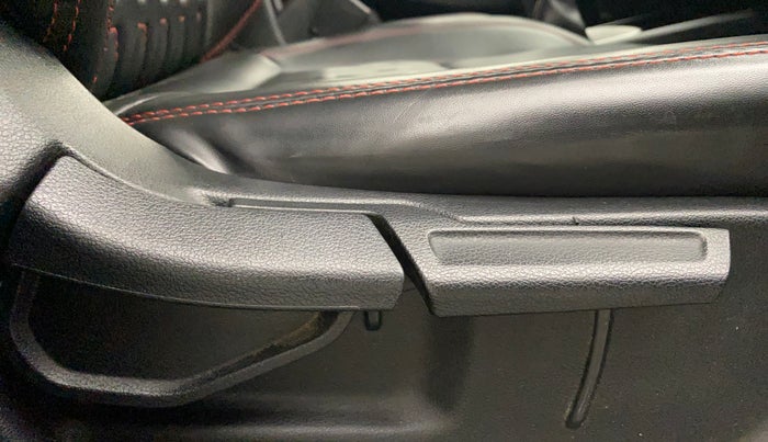 2021 Hyundai VENUE SX 1.0 (O) TURBO, Petrol, Manual, 59,365 km, Driver Side Adjustment Panel