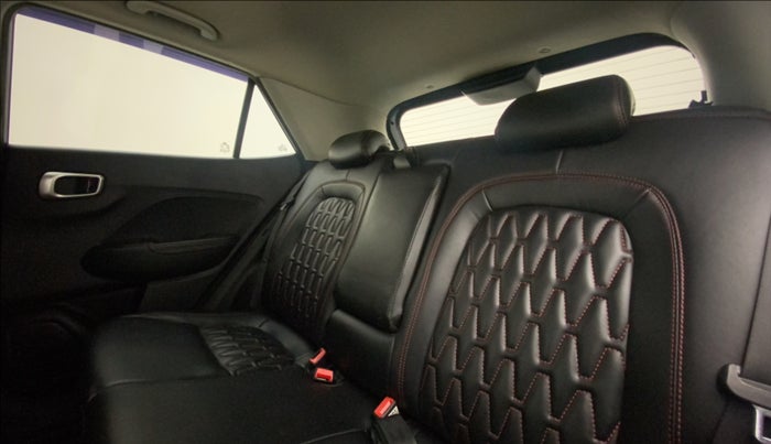 2021 Hyundai VENUE SX 1.0 (O) TURBO, Petrol, Manual, 59,365 km, Right Side Rear Door Cabin
