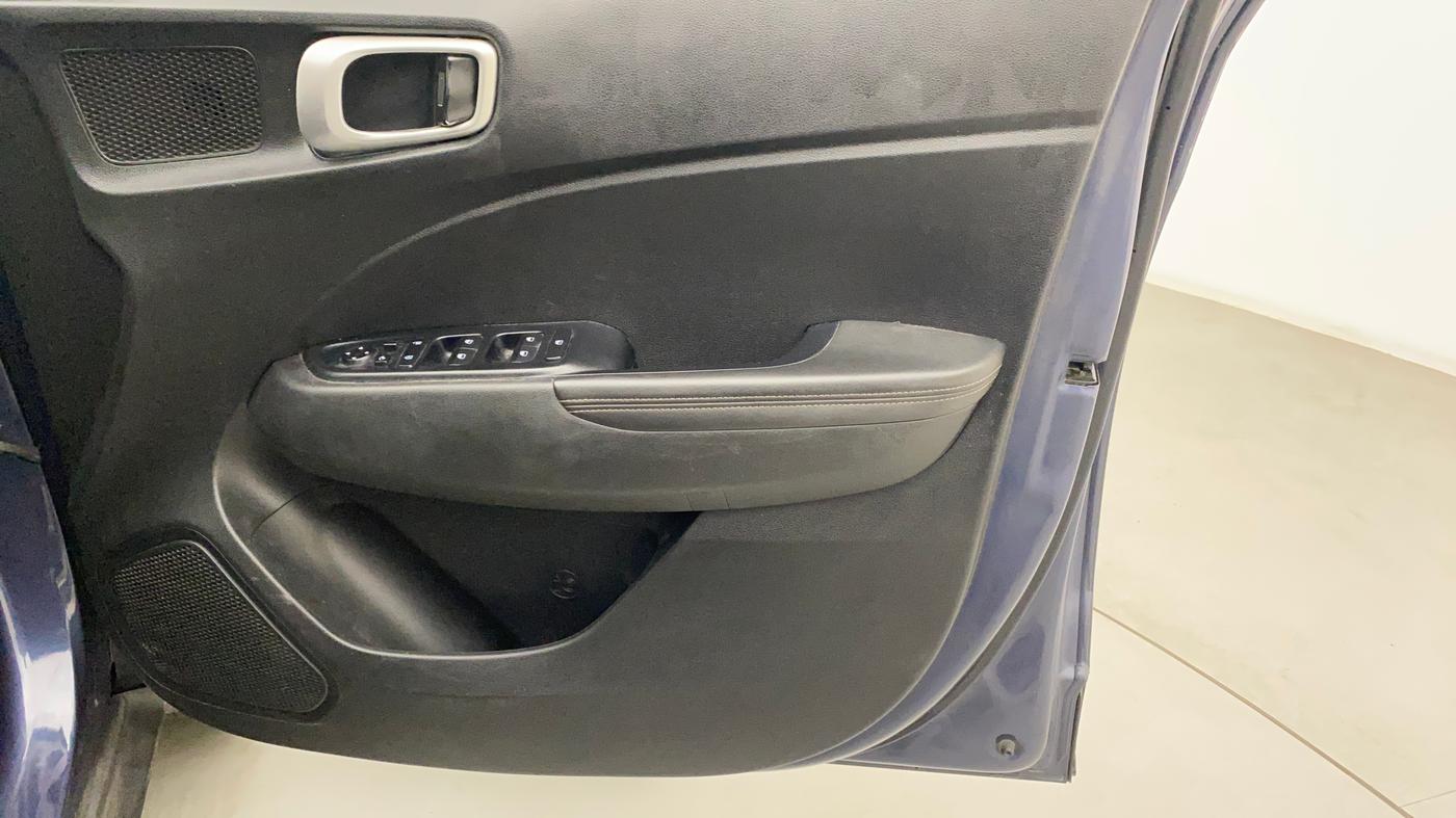 2021 Hyundai VENUE SX 1.0 (O) TURBO, Petrol, Manual, 59,365 km, Driver Side Door Panels Control