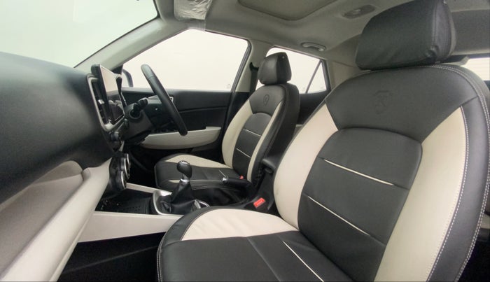 2022 Hyundai VENUE SX 1.2 PETROL, Petrol, Manual, 24,109 km, Right Side Front Door Cabin