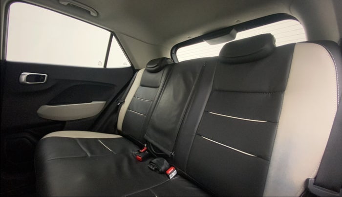 2022 Hyundai VENUE SX 1.2 PETROL, Petrol, Manual, 24,109 km, Right Side Rear Door Cabin