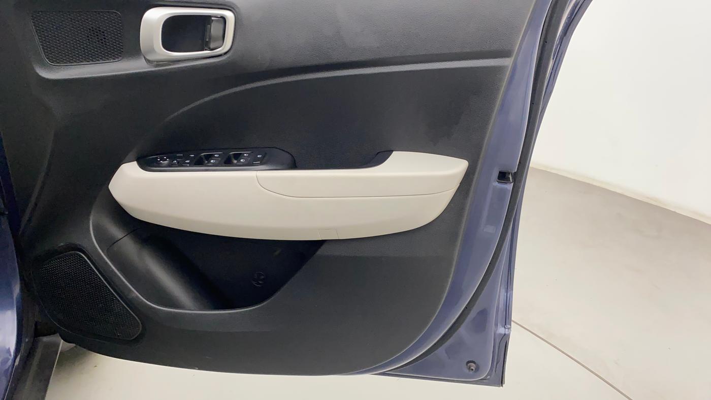 2022 Hyundai VENUE SX 1.2 PETROL, Petrol, Manual, 24,109 km, Driver Side Door Panels Control