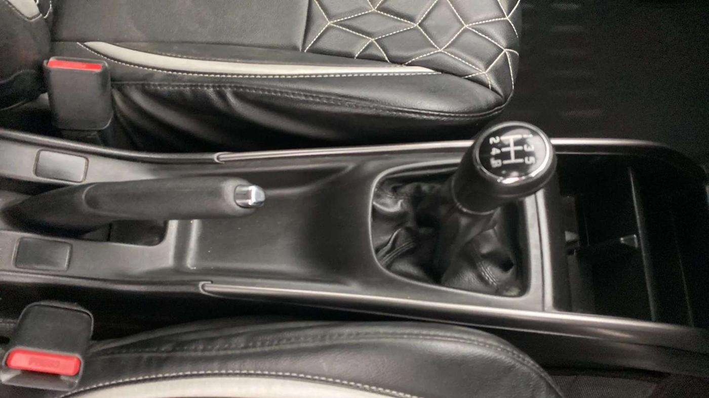 2021 Maruti Baleno ZETA PETROL 1.2, Petrol, Manual, 27,640 km, Gear Lever