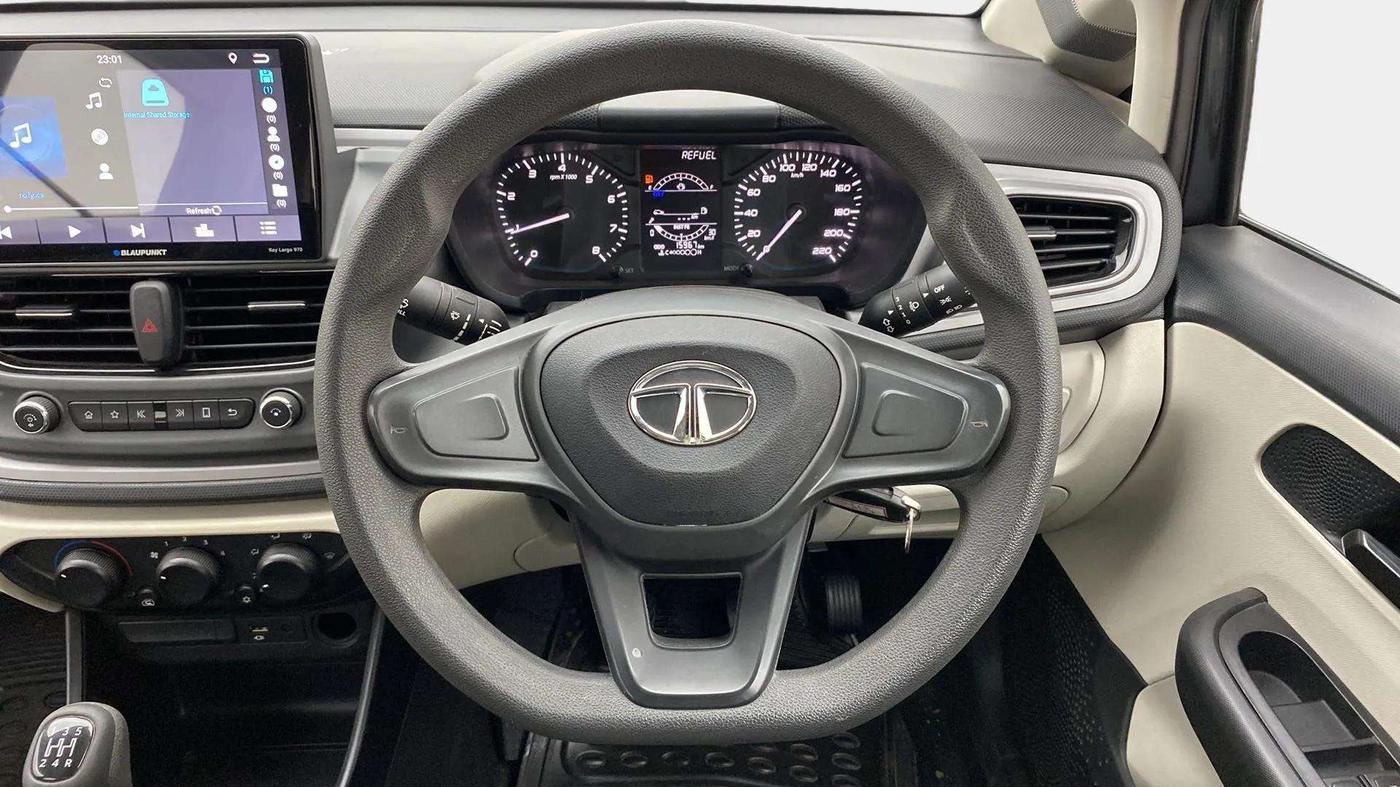 2021 Tata ALTROZ XE PETROL, Petrol, Manual, 15,958 km, Steering Wheel Close Up