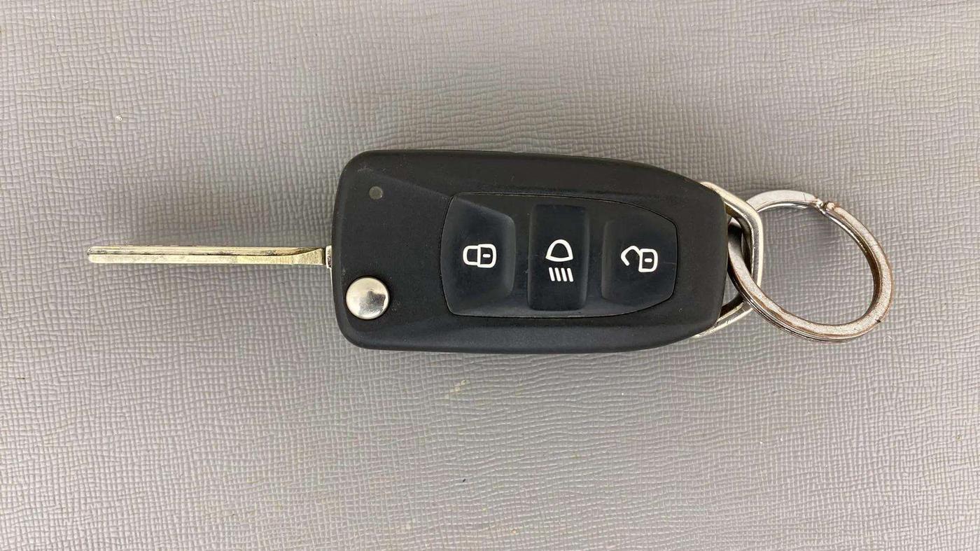 2021 Tata ALTROZ XE PETROL, Petrol, Manual, 15,958 km, Key Close Up