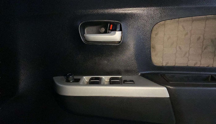 2014 Maruti Wagon R 1.0 VXI, Petrol, Manual, 46,882 km, Driver Side Door Panels Control