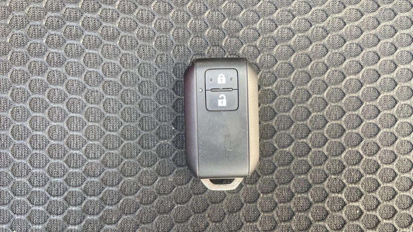 2019 Maruti Baleno ZETA PETROL 1.2, Petrol, Manual, 37,695 km, Key Close Up