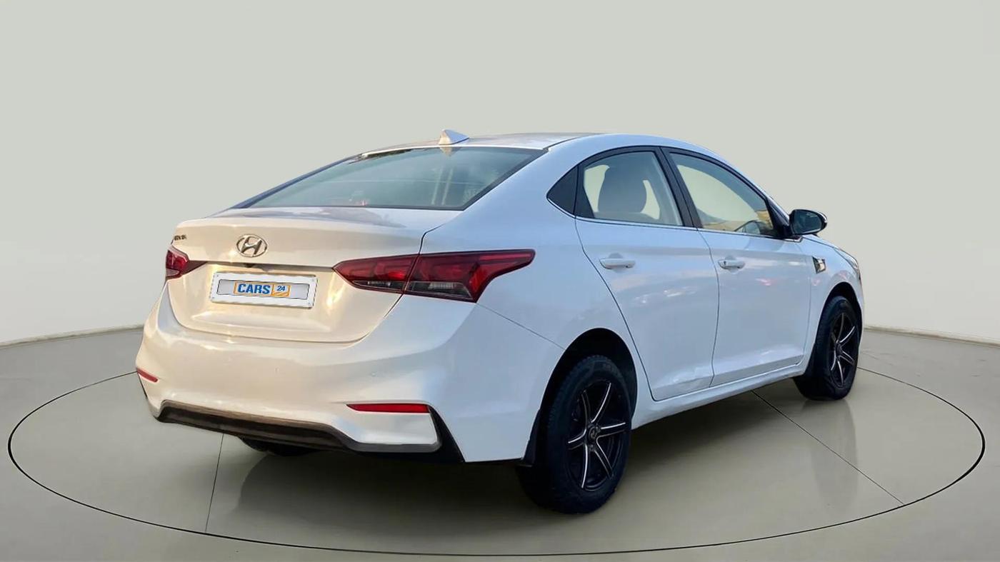 2019 Hyundai Verna 1.4 EX CRDI, Diesel, Manual, 61,456 km, Right Back Diagonal