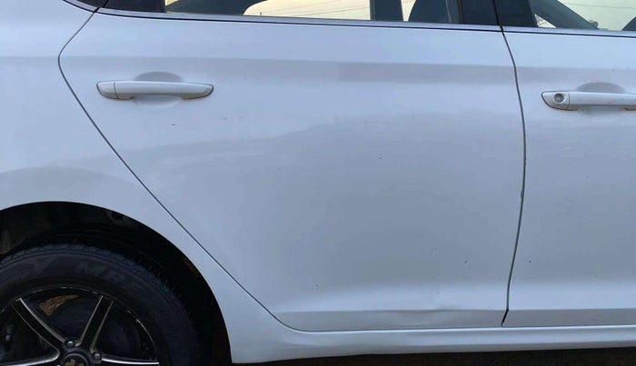 2019 Hyundai Verna 1.4 EX CRDI, Diesel, Manual, 61,131 km, Right rear door - Slightly dented