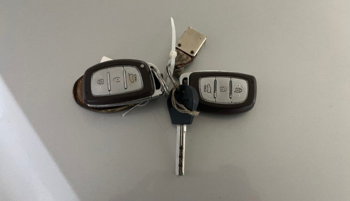 2017 Hyundai Creta SX PLUS AT 1.6 PETROL, Petrol, Automatic, 36,708 km, Key Close Up