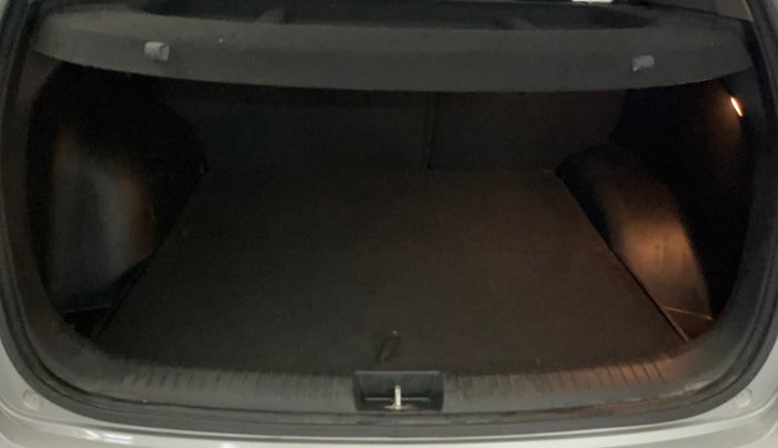 2017 Hyundai Creta SX PLUS AT 1.6 PETROL, Petrol, Automatic, 36,708 km, Boot Inside