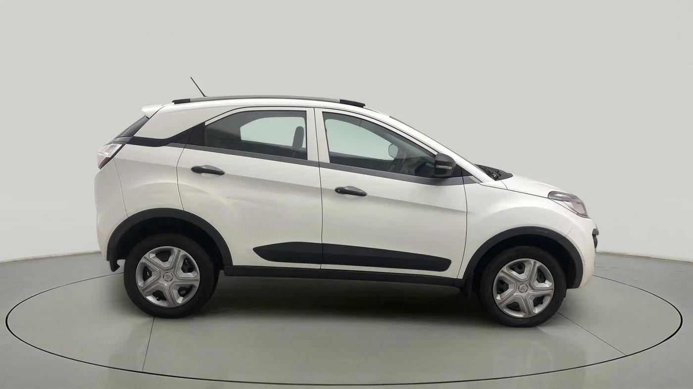 2019 Tata NEXON XM DIESEL, Diesel, Manual, 66,571 km, Right Side