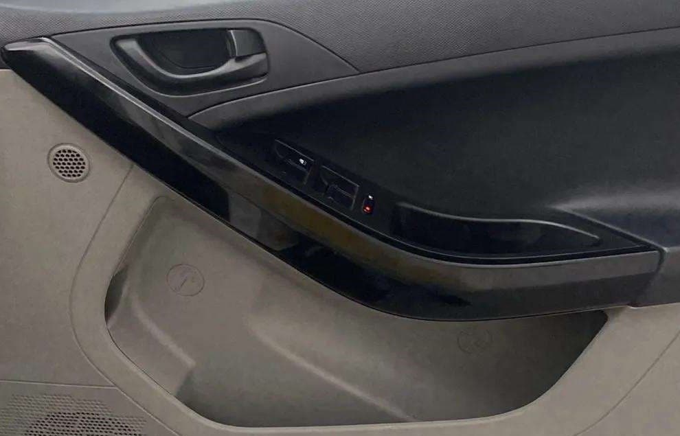 2019 Tata NEXON XM DIESEL, Diesel, Manual, 66,571 km, Driver Side Door Panels Control