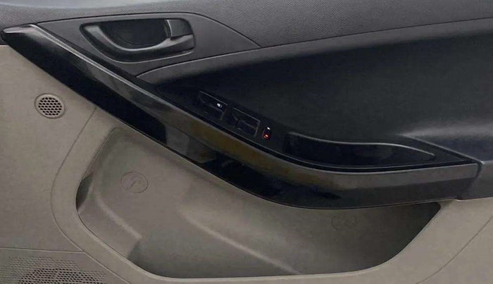 2019 Tata NEXON XM DIESEL, Diesel, Manual, 66,571 km, Driver Side Door Panels Control