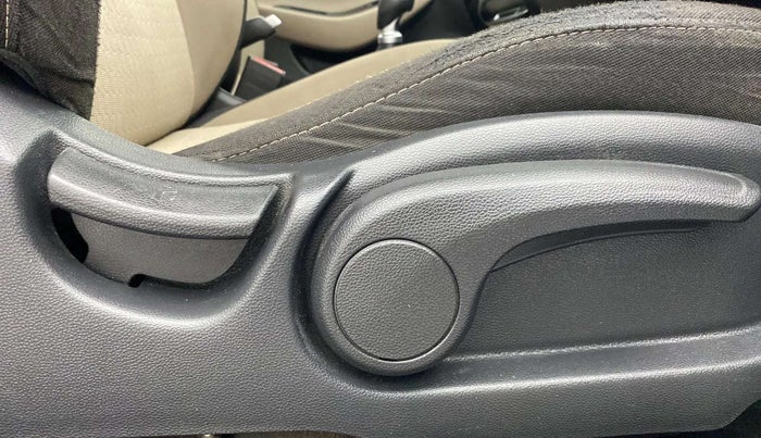 2015 Hyundai Elite i20 ASTA 1.2, Petrol, Manual, 44,671 km, Driver Side Adjustment Panel