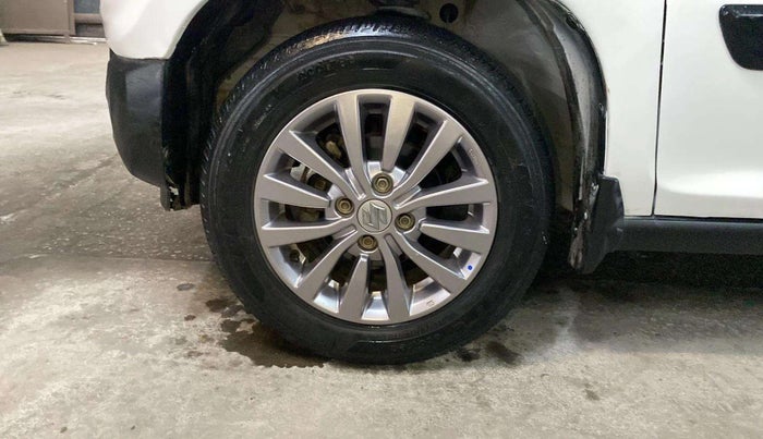 2020 Maruti S PRESSO VXI+, Petrol, Manual, 63,840 km, Left front tyre - Minor crack