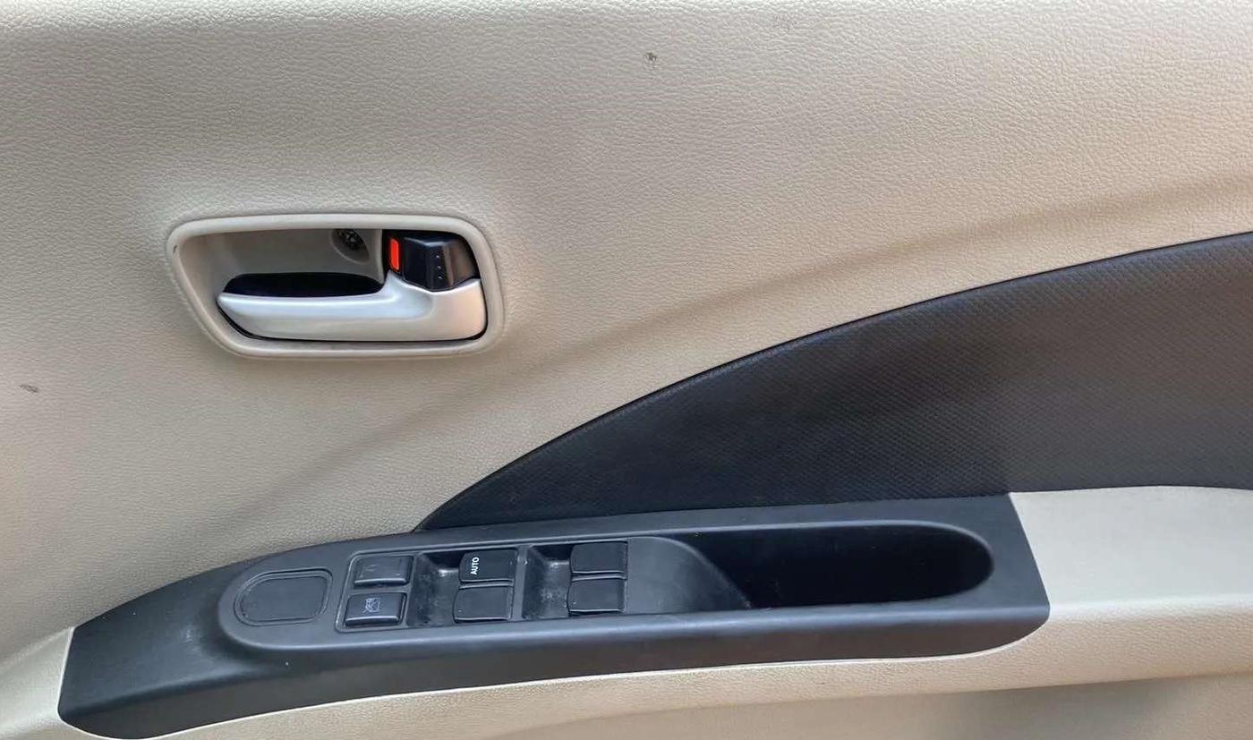 2015 Maruti Celerio VXI, Petrol, Manual, 97,185 km, Driver Side Door Panels Control