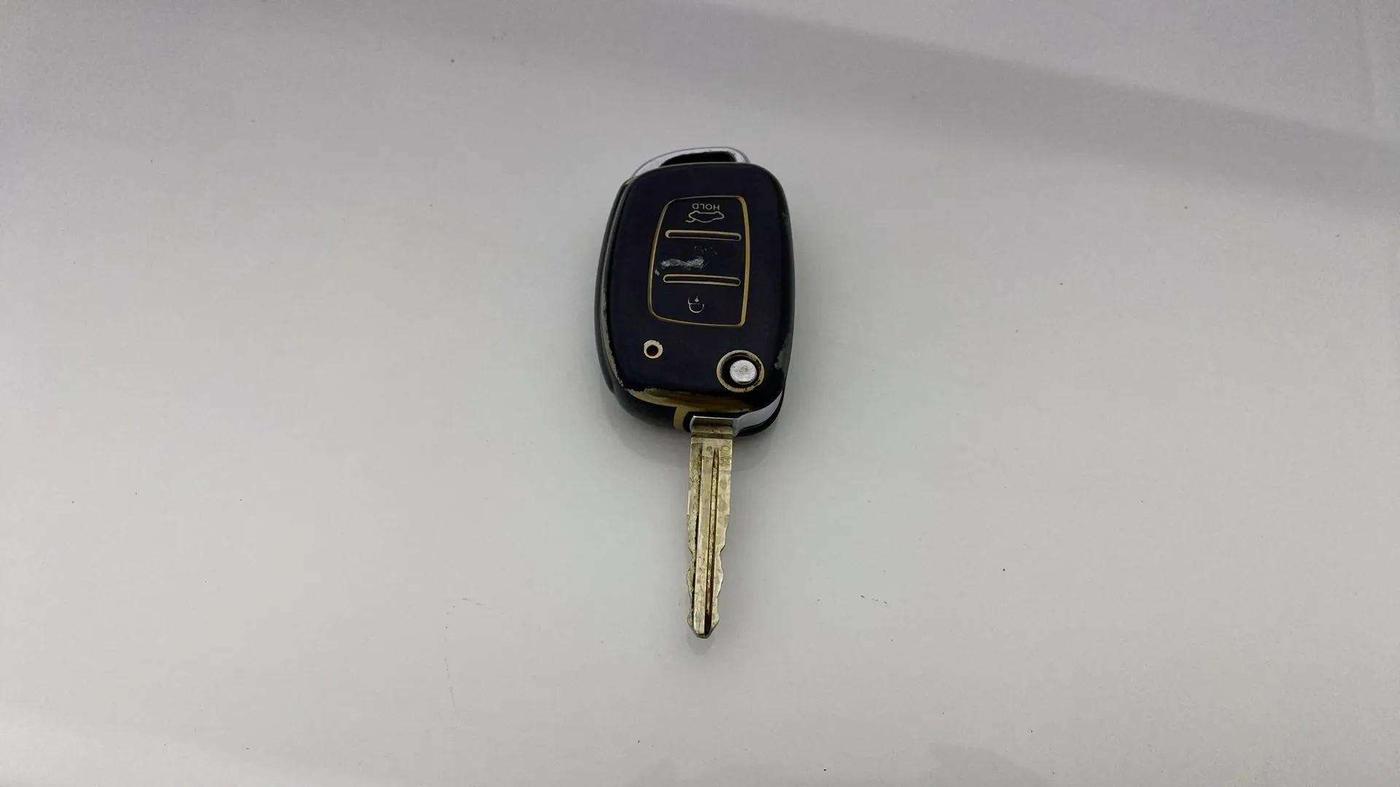 2022 Hyundai VENUE S 1.2, Petrol, Manual, 11,034 km, Key Close Up