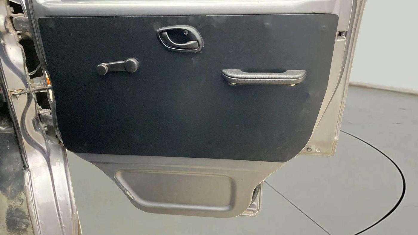 2018 Maruti Eeco 5 STR WITH A/C+HTR, Petrol, Manual, 77,042 km, Driver Side Door Panels Control