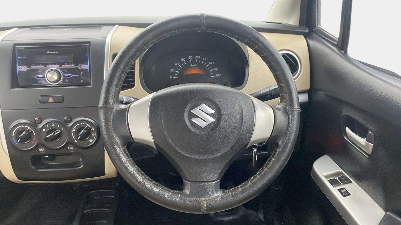 2017 Maruti Wagon R 1.0 LXI CNG, CNG, Manual, 92,926 km, Steering Wheel Close Up