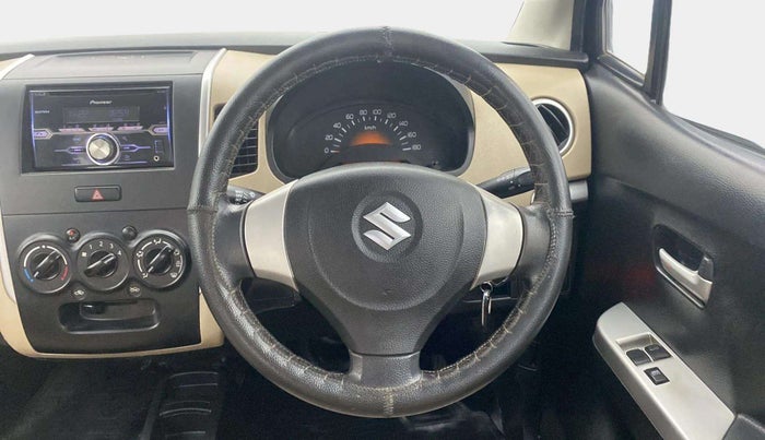 2017 Maruti Wagon R 1.0 LXI CNG, CNG, Manual, 92,926 km, Steering Wheel Close Up