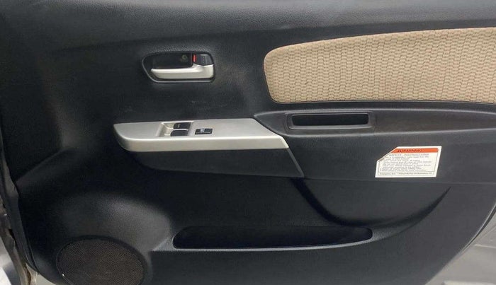 2017 Maruti Wagon R 1.0 LXI CNG, CNG, Manual, 92,926 km, Driver Side Door Panels Control