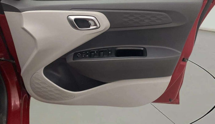 2020 Hyundai GRAND I10 NIOS SPORTZ 1.2 KAPPA VTVT CNG, CNG, Manual, 52,405 km, Driver Side Door Panels Control