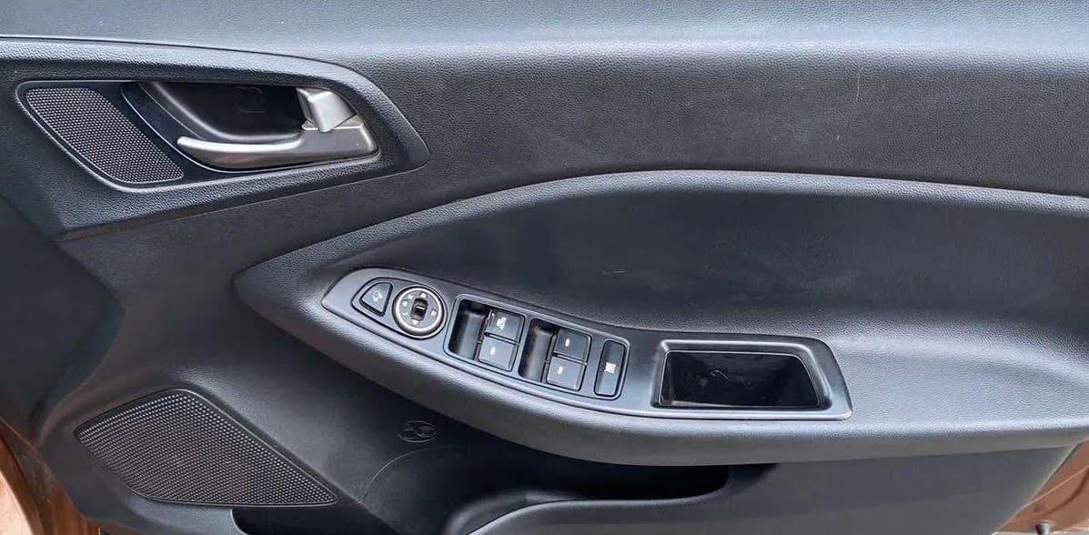 2018 Hyundai i20 Active 1.2 S, Petrol, Manual, 69,723 km, Driver Side Door Panels Control