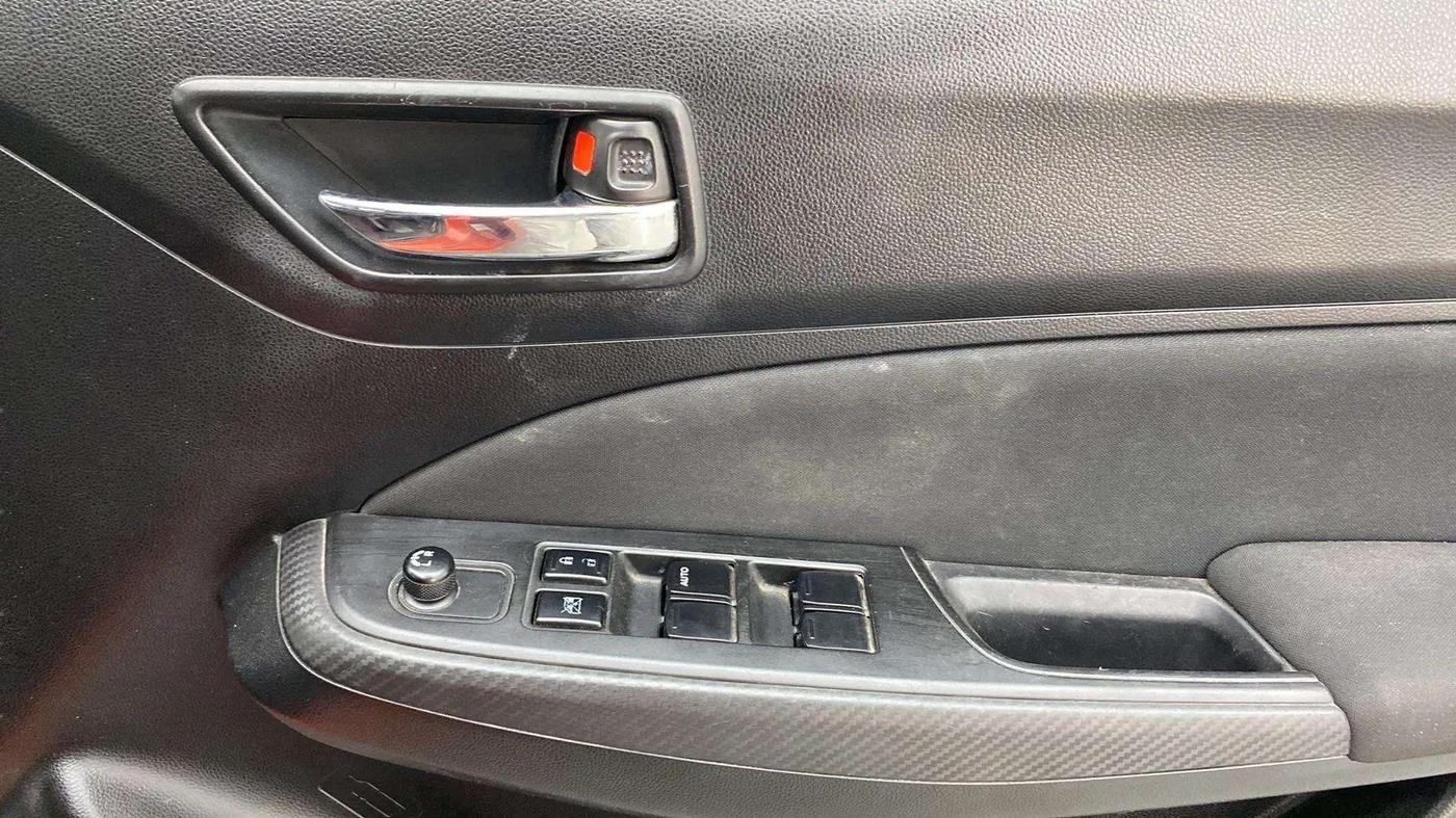 2018 Maruti Swift VXI, Petrol, Manual, 43,901 km, Driver Side Door Panels Control