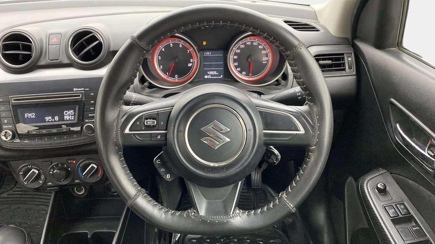 2018 Maruti Swift VXI, Petrol, Manual, 43,901 km, Steering Wheel Close Up