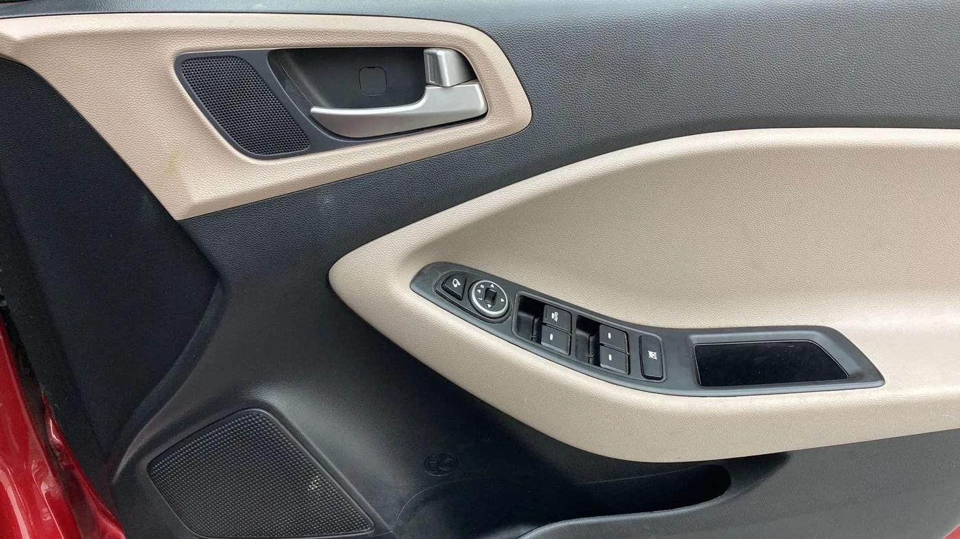 2020 Hyundai Elite i20 ASTA 1.2 (O), Petrol, Manual, 23,643 km, Driver Side Door Panels Control