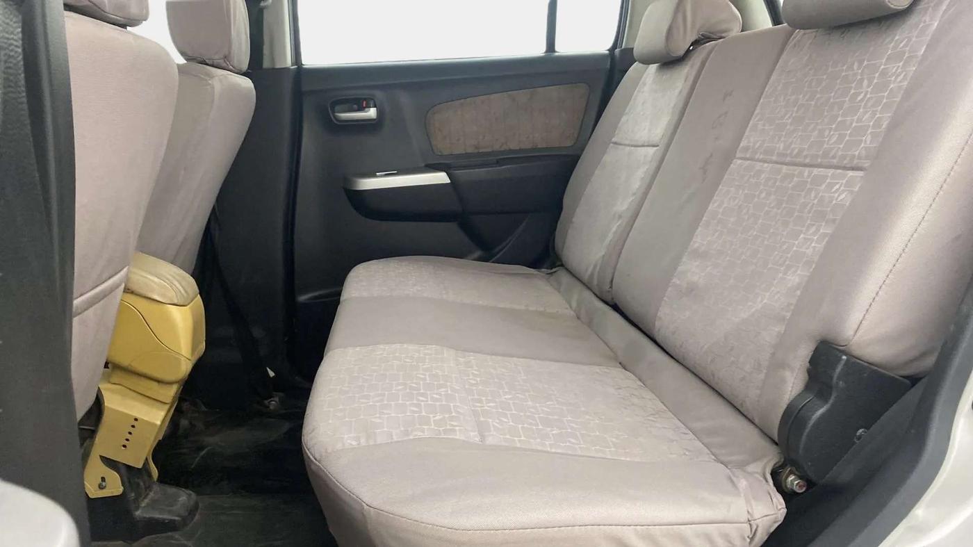 2016 Maruti Wagon R 1.0 VXI AMT, CNG, Automatic, 78,370 km, Right Side Rear Door Cabin